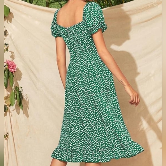 Women's XS Green Dress White Flowers Short-sleeve, Mid-Length, Unbranded - Picture 2 of 7